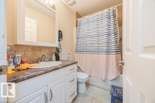 9827 152 Street, Edmonton, AB - Indoor Photo Showing Bathroom
