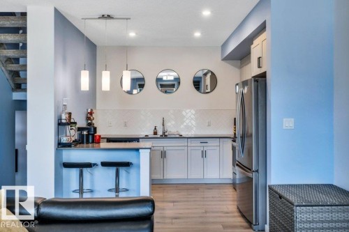 105 1304 Rutherford Rd Road, Edmonton, AB - Indoor Photo Showing Kitchen