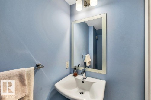 105 1304 Rutherford Rd Road, Edmonton, AB - Indoor Photo Showing Bathroom
