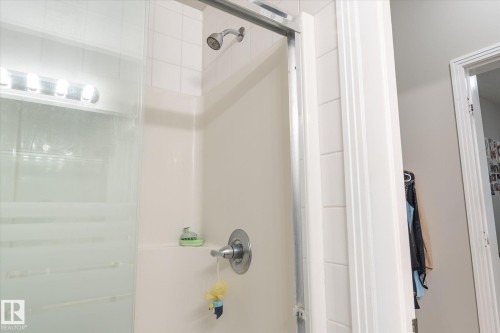105 10333 112 Street, Edmonton, AB - Indoor Photo Showing Bathroom