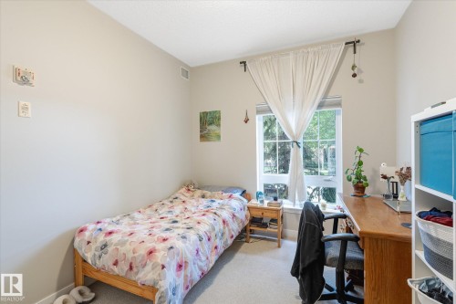 105 10333 112 Street, Edmonton, AB - Indoor Photo Showing Bedroom