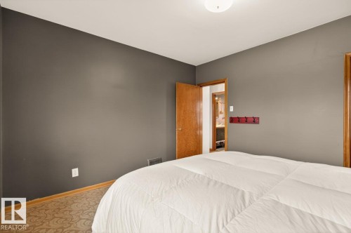 12130 60 Street, Edmonton, AB - Indoor Photo Showing Bedroom
