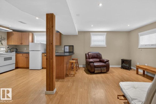 12130 60 Street, Edmonton, AB - Indoor