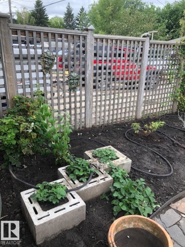 12130 60 Street, Edmonton, AB - Outdoor