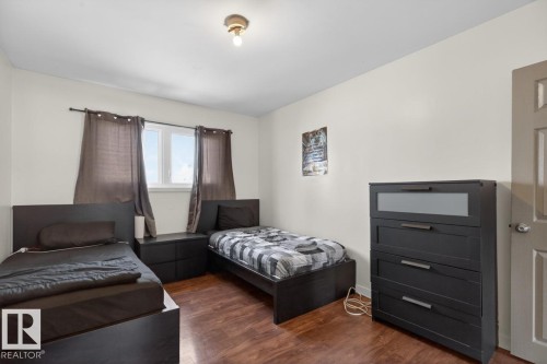 4641 116 Avenue, Edmonton, AB - Indoor Photo Showing Bedroom