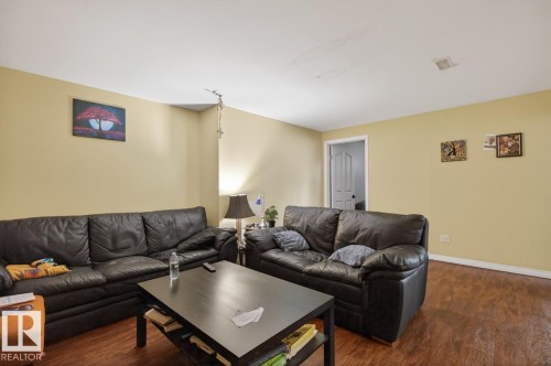 4641 116 Avenue, Edmonton, AB - Indoor Photo Showing Living Room