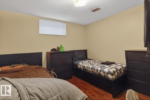 4641 116 Avenue, Edmonton, AB - Indoor Photo Showing Bedroom