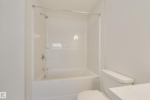 17226 4 Street Nw, Edmonton, AB - Indoor Photo Showing Bathroom
