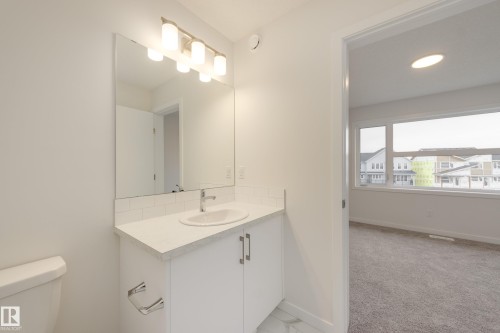 17226 4 Street Nw, Edmonton, AB - Indoor Photo Showing Bathroom