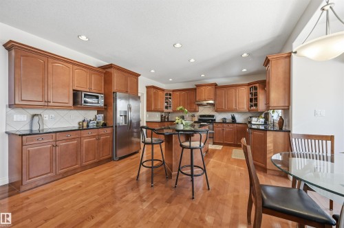 1198 Hollands Way, Edmonton, AB - Indoor Photo Showing Other Room
