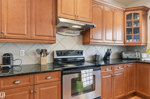 1198 Hollands Way, Edmonton, AB - Indoor Photo Showing Kitchen