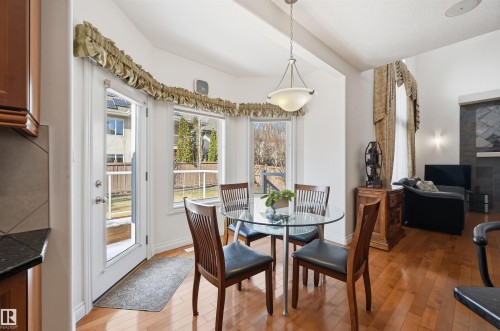1198 Hollands Way, Edmonton, AB - Indoor Photo Showing Dining Room