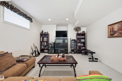 1198 Hollands Way, Edmonton, AB - Indoor