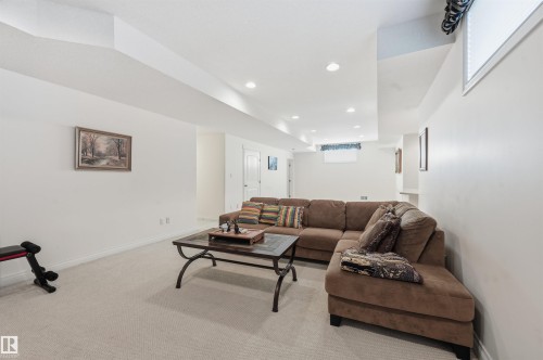 1198 Hollands Way, Edmonton, AB - Indoor