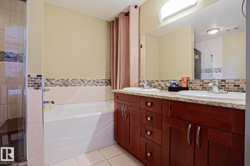 12849 133 Street Nw, Edmonton, AB - Indoor Photo Showing Bathroom