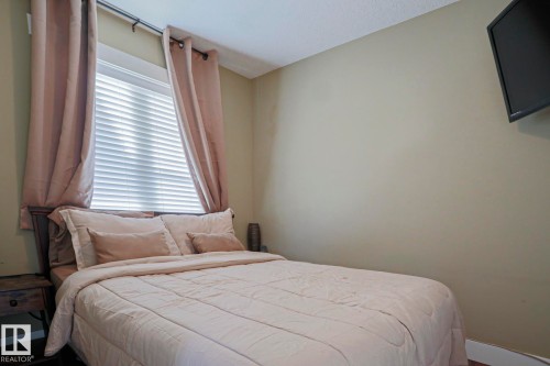 12849 133 Street Nw, Edmonton, AB - Indoor Photo Showing Bedroom