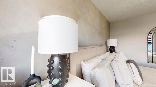 5892 Raven Crescent, Edmonton, AB - Indoor Photo Showing Bedroom