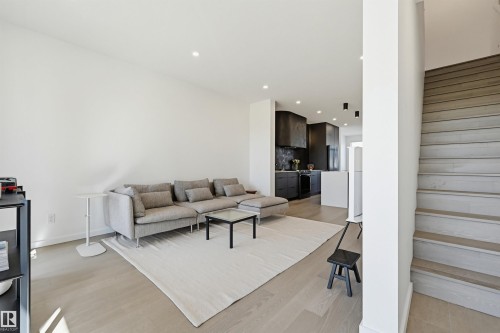 8518 79 Avenue, Edmonton, AB - Indoor
