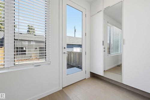 8518 79 Avenue, Edmonton, AB - Indoor Photo Showing Other Room