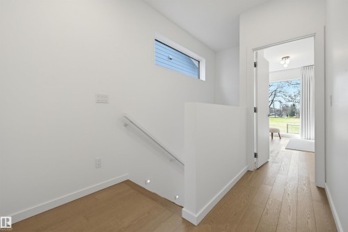 8518 79 Avenue, Edmonton, AB - Indoor Photo Showing Other Room
