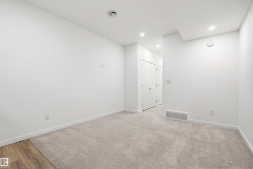 8518 79 Avenue, Edmonton, AB - Indoor Photo Showing Other Room