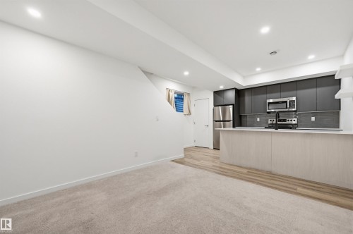 8518 79 Avenue, Edmonton, AB - Indoor Photo Showing Kitchen