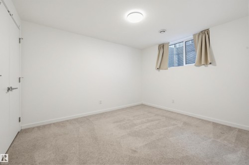 8518 79 Avenue, Edmonton, AB - Indoor Photo Showing Other Room