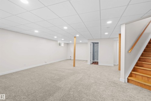 15907 91 Street, Edmonton, AB - Indoor