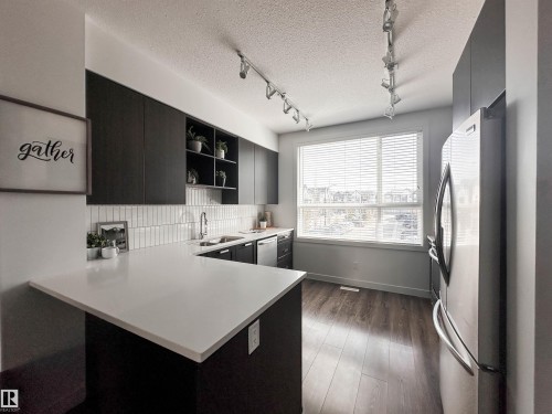 21 100 Jensen Lakes Boulevard, St. Albert, AB - Indoor Photo Showing Kitchen