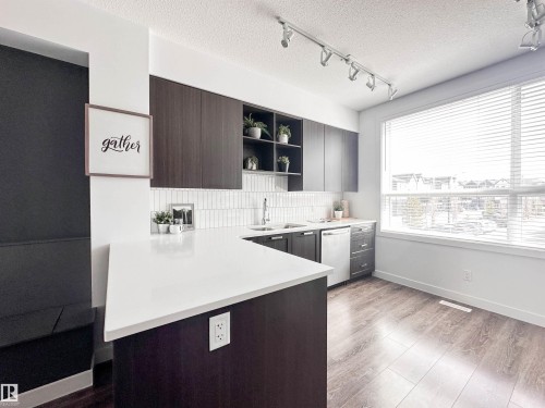 21 100 Jensen Lakes Boulevard, St. Albert, AB - Indoor Photo Showing Kitchen