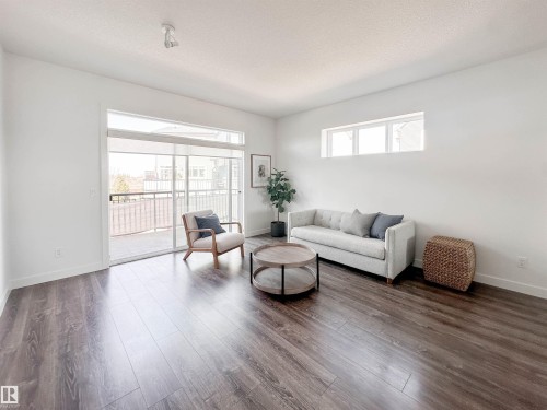 21 100 Jensen Lakes Boulevard, St. Albert, AB - Indoor Photo Showing Living Room