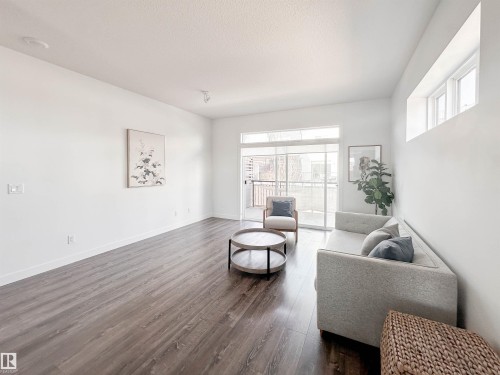 21 100 Jensen Lakes Boulevard, St. Albert, AB - Indoor Photo Showing Living Room