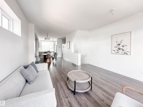 21 100 Jensen Lakes Boulevard, St. Albert, AB - Indoor Photo Showing Living Room
