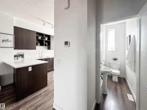 21 100 Jensen Lakes Boulevard, St. Albert, AB - Indoor