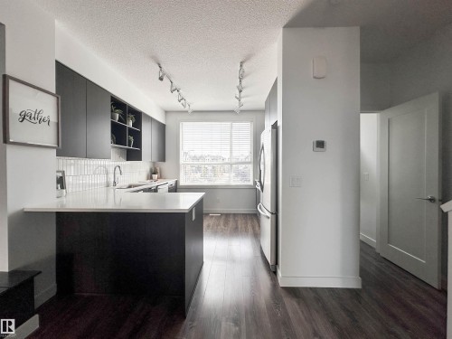 21 100 Jensen Lakes Boulevard, St. Albert, AB - Indoor Photo Showing Kitchen