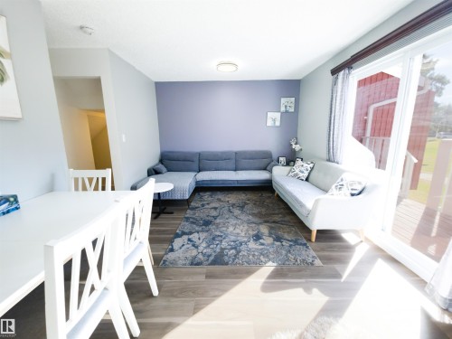 10618 Beaumaris Road, Edmonton, AB - Indoor