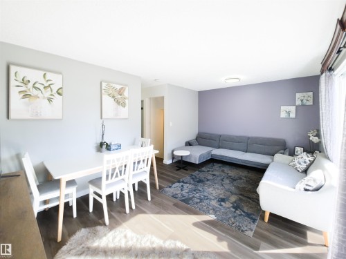 10618 Beaumaris Road, Edmonton, AB - Indoor