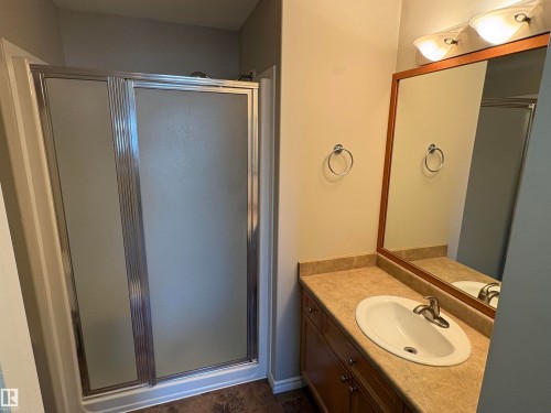 224 16807 100 Avenue, Edmonton, AB - Indoor Photo Showing Bathroom