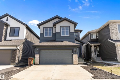 13 RESPLENDENT Way  St. Albert, AB T8N 8B3