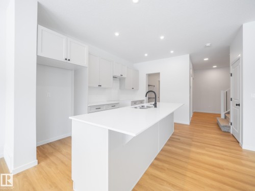1743 Westerra Wynd, Stony Plain, AB - Indoor Photo Showing Kitchen