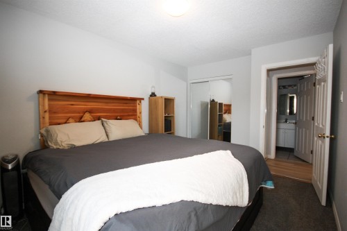 1 11008 124 Street, Edmonton, AB - Indoor Photo Showing Bedroom