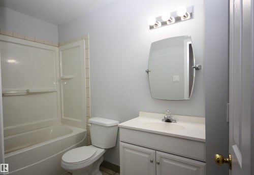 1 11008 124 Street, Edmonton, AB - Indoor Photo Showing Bathroom