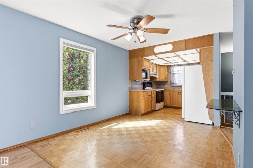 106 Westglen Crescent, Spruce Grove, AB - Indoor Photo Showing Kitchen