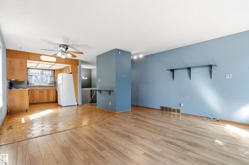 106 Westglen Crescent, Spruce Grove, AB - Indoor Photo Showing Kitchen