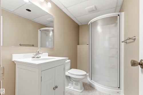 106 Westglen Crescent, Spruce Grove, AB - Indoor Photo Showing Bathroom