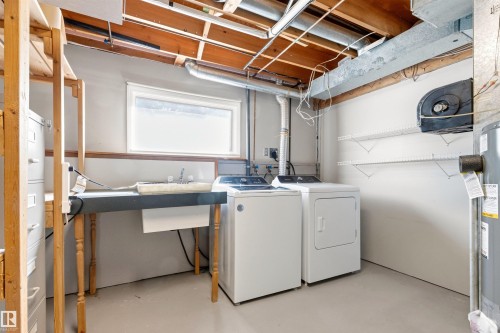 106 Westglen Crescent, Spruce Grove, AB - Indoor Photo Showing Laundry Room