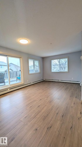 120 5404 7 Avenue, Edmonton, AB - Indoor Photo Showing Other Room