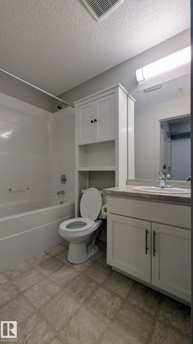 120 5404 7 Avenue, Edmonton, AB - Indoor Photo Showing Bathroom