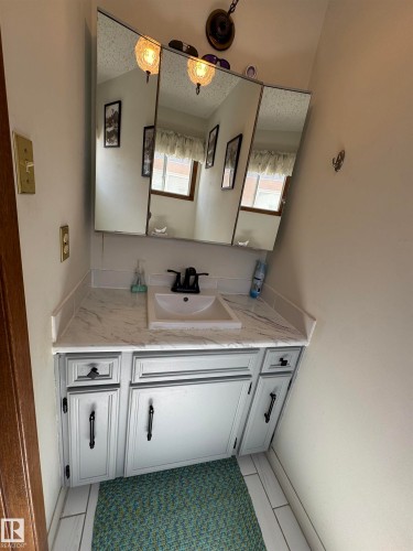 10723 108 Avenue, Westlock, AB - Indoor Photo Showing Laundry Room