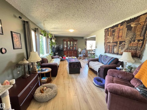 10723 108 Avenue, Westlock, AB - Indoor Photo Showing Living Room